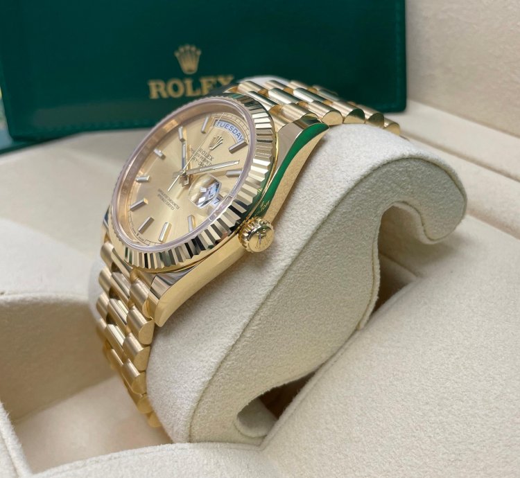 Rolex Day-date 40 Unworn Day-date 40mm 228238 Yellow Gold Presidential Bracelet Champagne Index Dial
