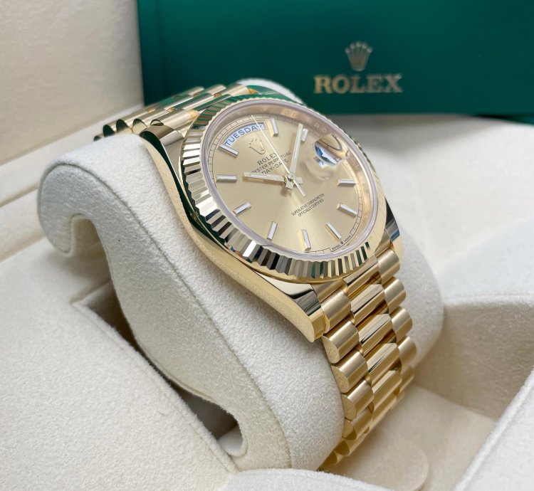 Rolex Day-date 40 Unworn Day-date 40mm 228238 Yellow Gold Presidential Bracelet Champagne Index Dial