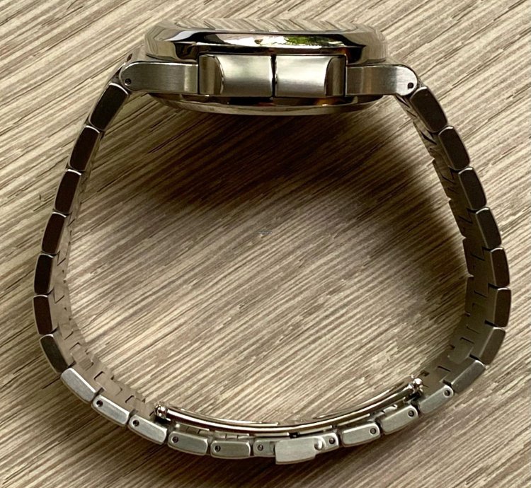 Patek Philippe Nautilus Travel Time Ref 5990 1a
