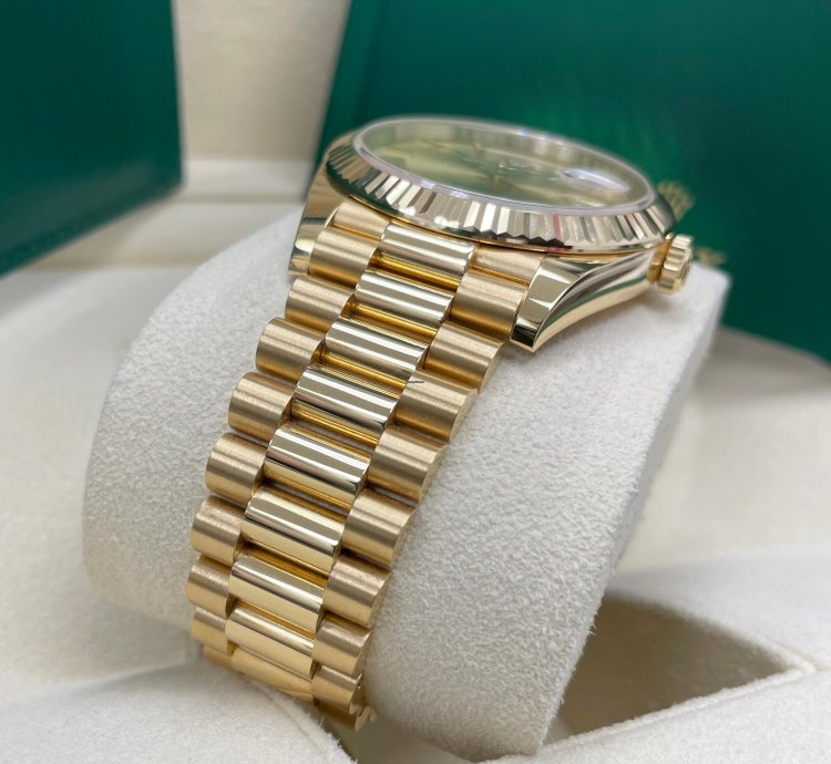 Rolex Day-date 40 Unworn Day-date 40mm 228238 Yellow Gold Presidential Bracelet Champagne Roman Dial