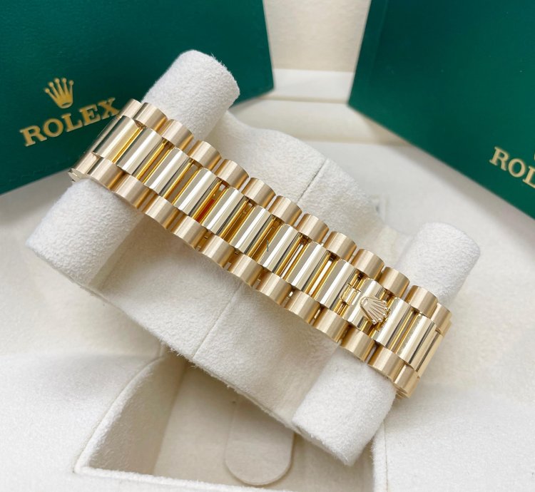 Rolex Day-date 40 Unworn Day-date 40mm 228238 Yellow Gold Presidential Bracelet Champagne Roman Dial