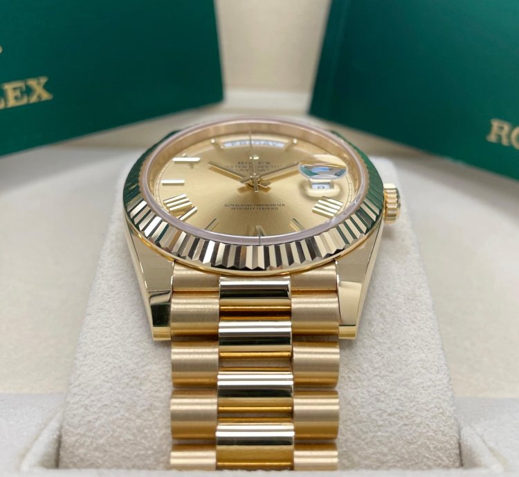 Rolex Day-date 40 Unworn Day-date 40mm 228238 Yellow Gold Presidential Bracelet Champagne Roman Dial
