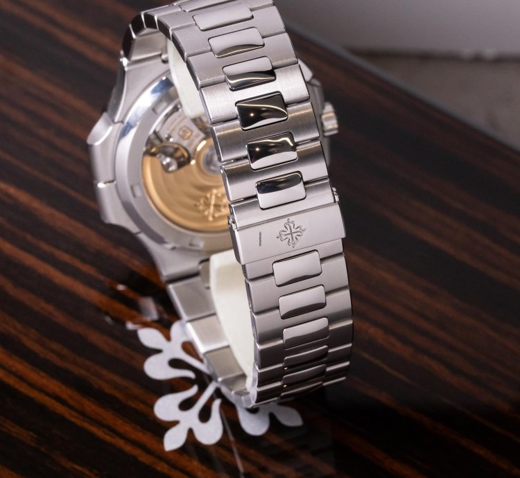 Patek Philippe Nautilus Travel-time Chronograph Steel Box And Papers 2020
