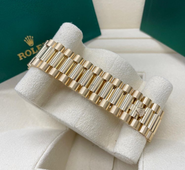 Rolex Day-date 40 Unworn Day-date 40mm 228238 Yellow Gold Presidential Bracelet Green Ombre Roman Dial