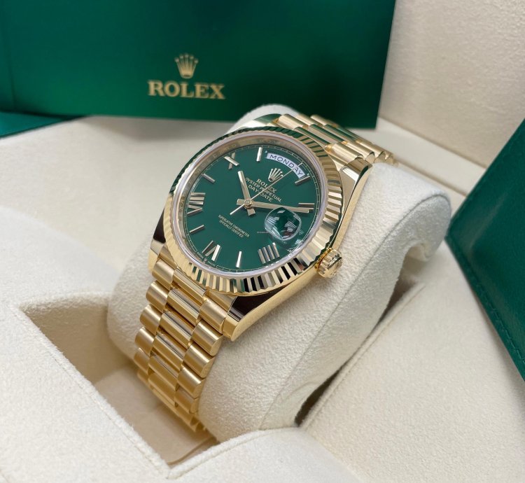 Rolex Day-date 40 Unworn Day-date 40mm 228238 Yellow Gold Presidential Bracelet Green Roman Dial
