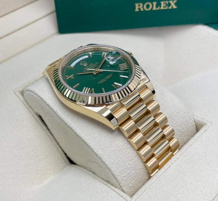 Rolex Day-date 40 Unworn Day-date 40mm 228238 Yellow Gold Presidential Bracelet Green Roman Dial