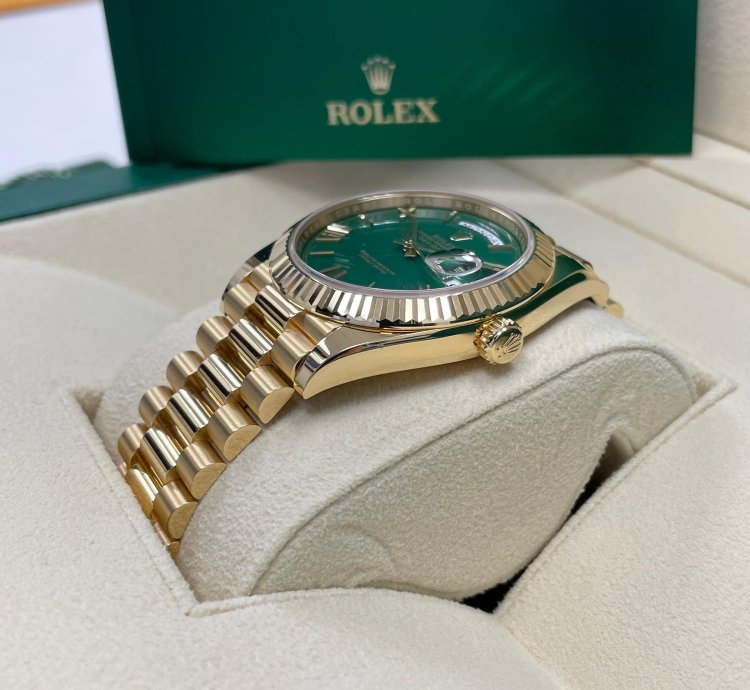 Rolex Day-date 40 Unworn Day-date 40mm 228238 Yellow Gold Presidential Bracelet Green Roman Dial