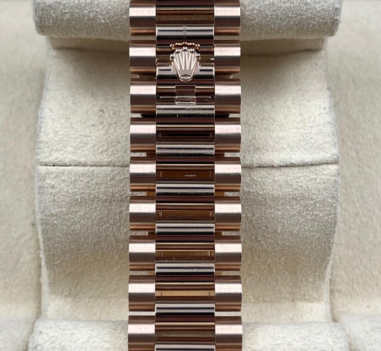 Rolex Day-date 40 Unworn Day-date 40mm Eisenkiesel Diamond Dial Rose Gold Bracelet 228235 Box Papers 2024