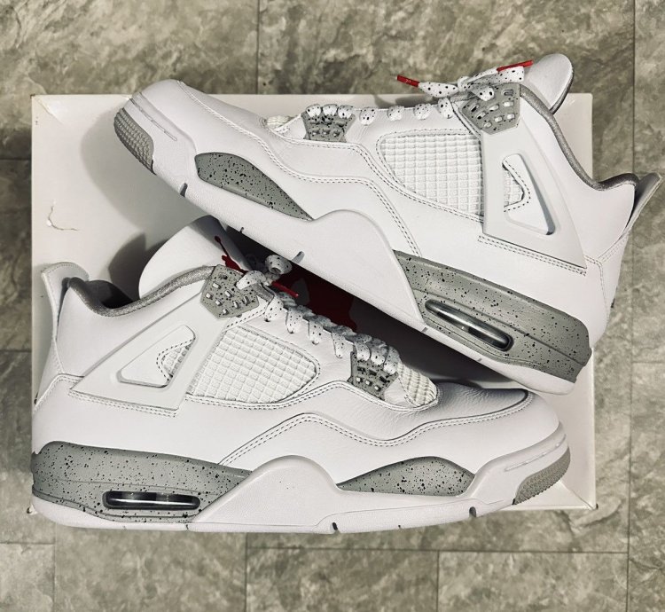 Jordan 4 Retro White Oreo 2021