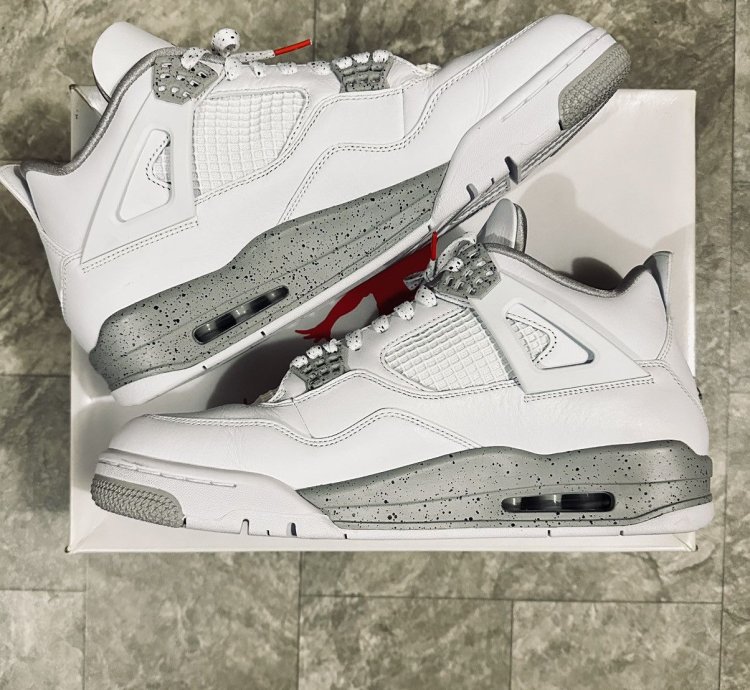 Jordan 4 Retro White Oreo 2021