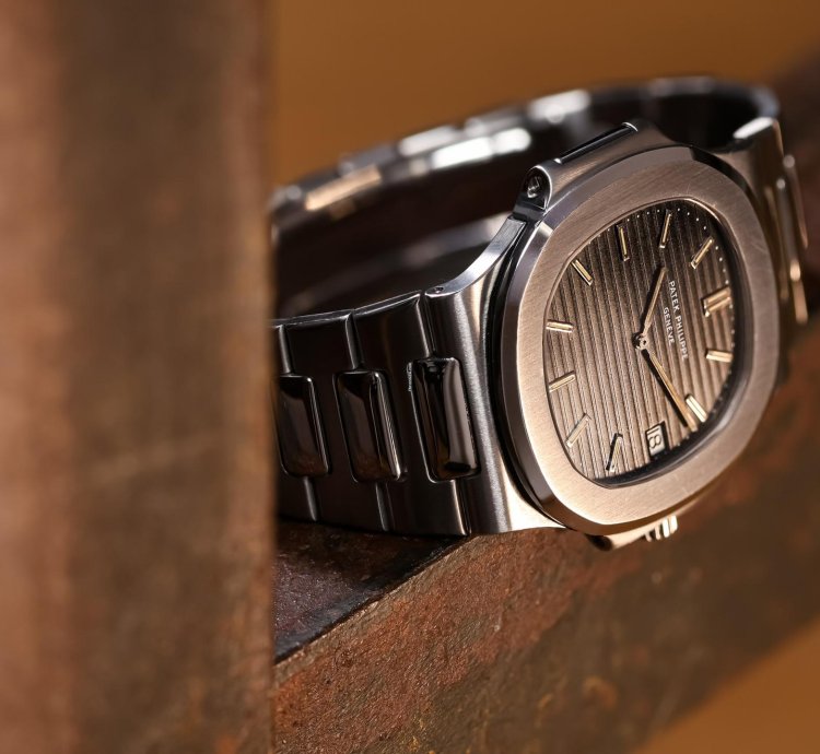 Patek Philippe Nautilus Vintage Nautilus Jumbo Mark-1 Ref 3700-1 Stainless Steel Sigma Tritium Dial Box Extract Bj-1977 Excellent