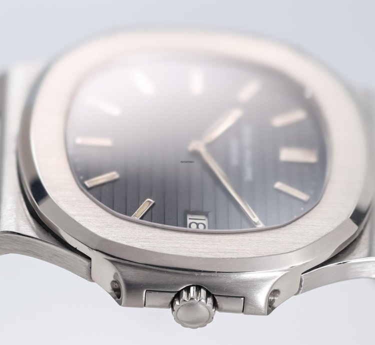Patek Philippe Nautilus Vintage Nautilus Jumbo Mark-1 Ref 3700-1 Stainless Steel Sigma Tritium Dial Box Extract Bj-1977 Excellent