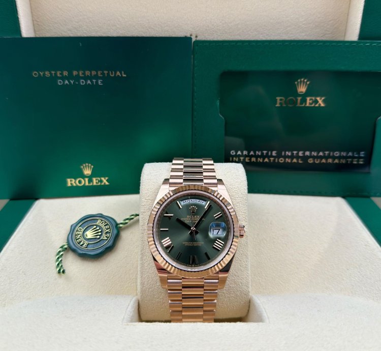 Rolex Day-date 40 Unworn Day-date 40mm Green Roman Dial Rose Gold Bracelet 228235 Box Papers 2024