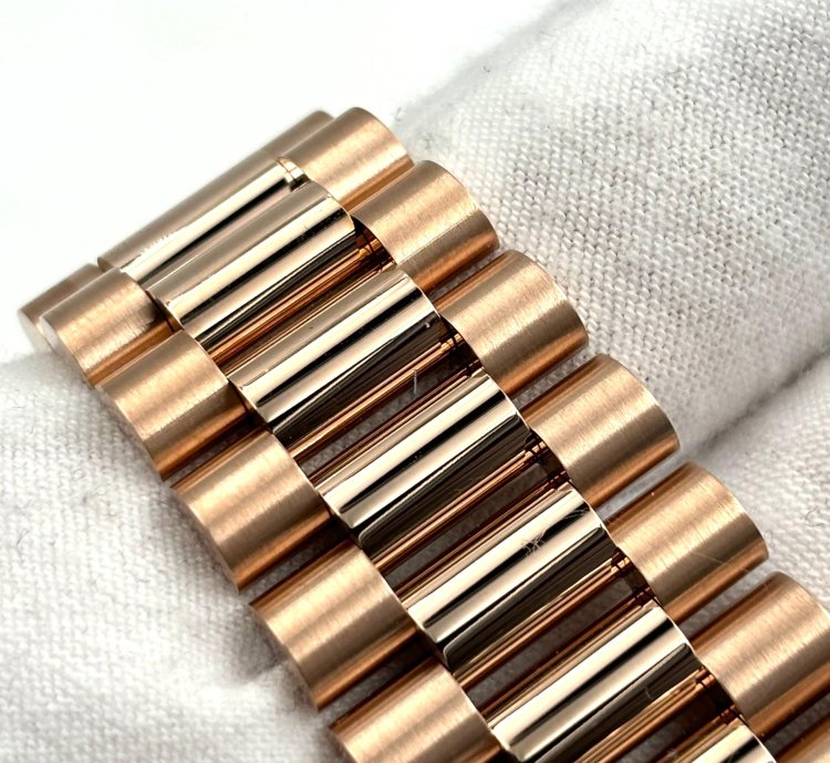 Rolex Day-date 40 Unworn Day-date 40mm Green Roman Dial Rose Gold Bracelet 228235 Box Papers 2024