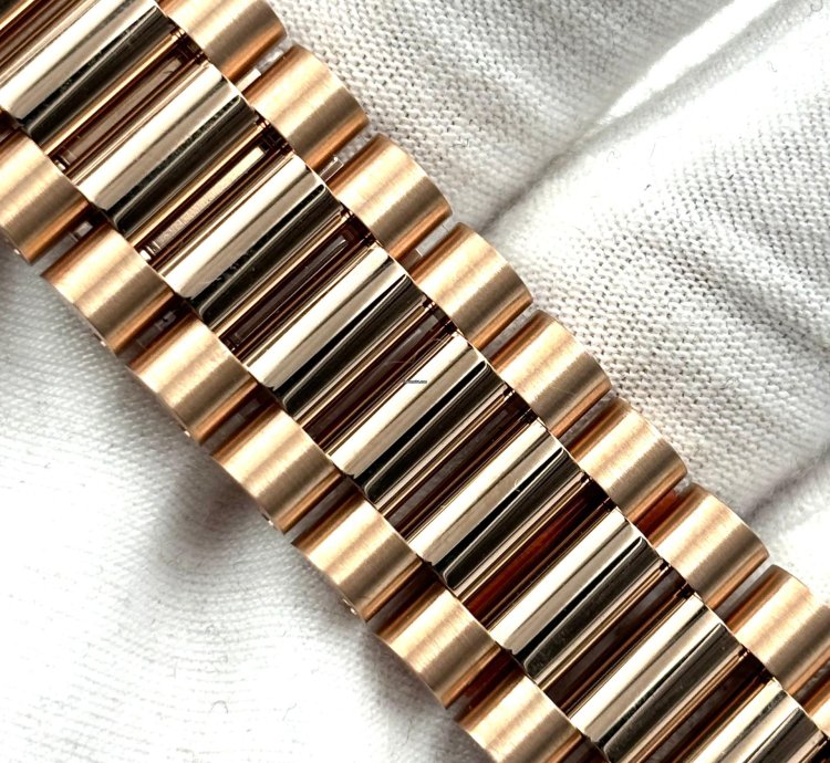Rolex Day-date 40 Unworn Day-date 40mm Green Roman Dial Rose Gold Bracelet 228235 Box Papers 2024