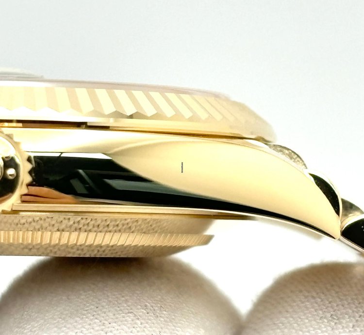 Rolex Day-date 40 Unworn Day-date 40mm Green Roman Dial Yellow Gold Bracelet 228238 Box Papers 2024