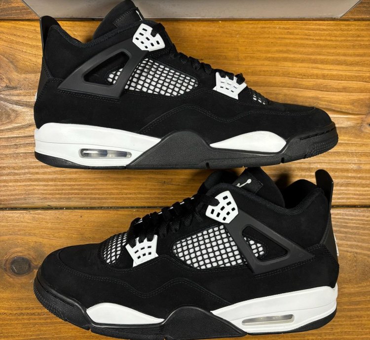 Jordan 4 Retro White Thunder