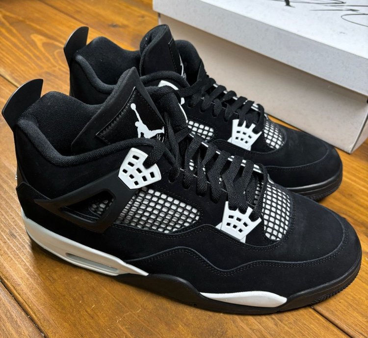 Jordan 4 Retro White Thunder