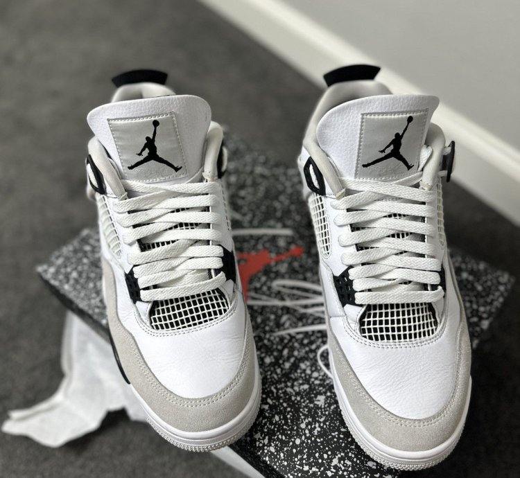 Jordan 4 Retro- Military Black