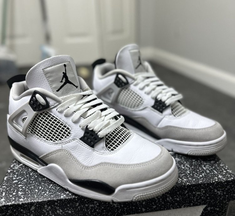 Jordan 4 Retro- Military Black