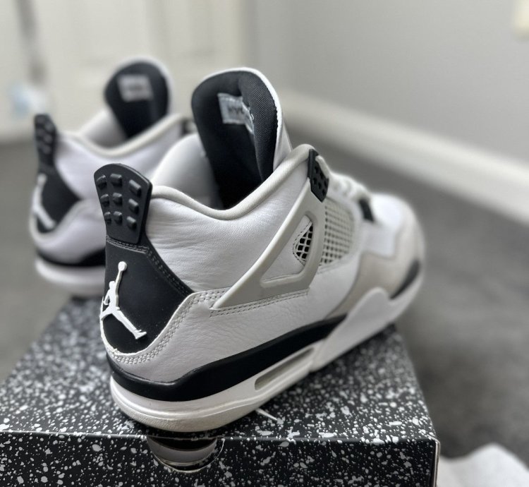 Jordan 4 Retro- Military Black