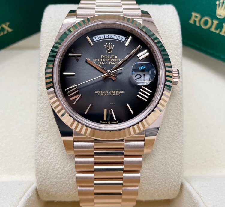 Rolex Day-date 40 Unworn Day-date 40mm Slate Ombre Dial 228235 Rose Gold Presidential Bracelet