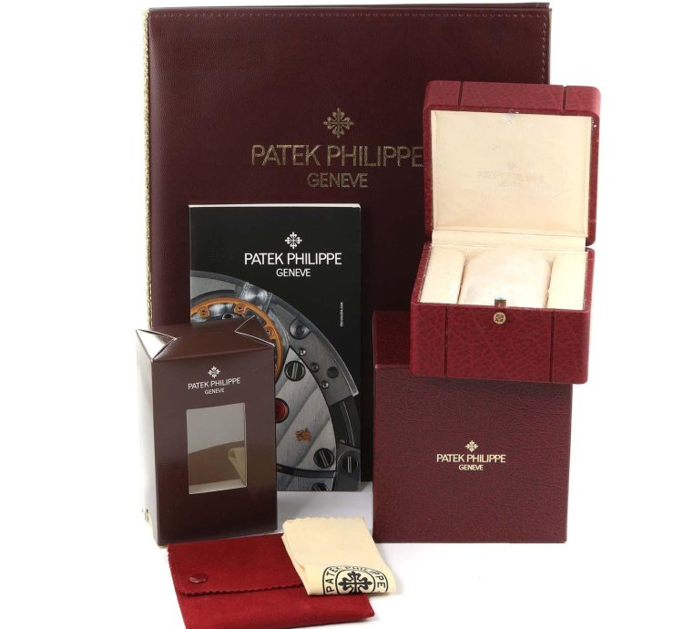 Patek Philippe Nautilus White Dial Automatic Steel Mens Watch 3800 Box Papers