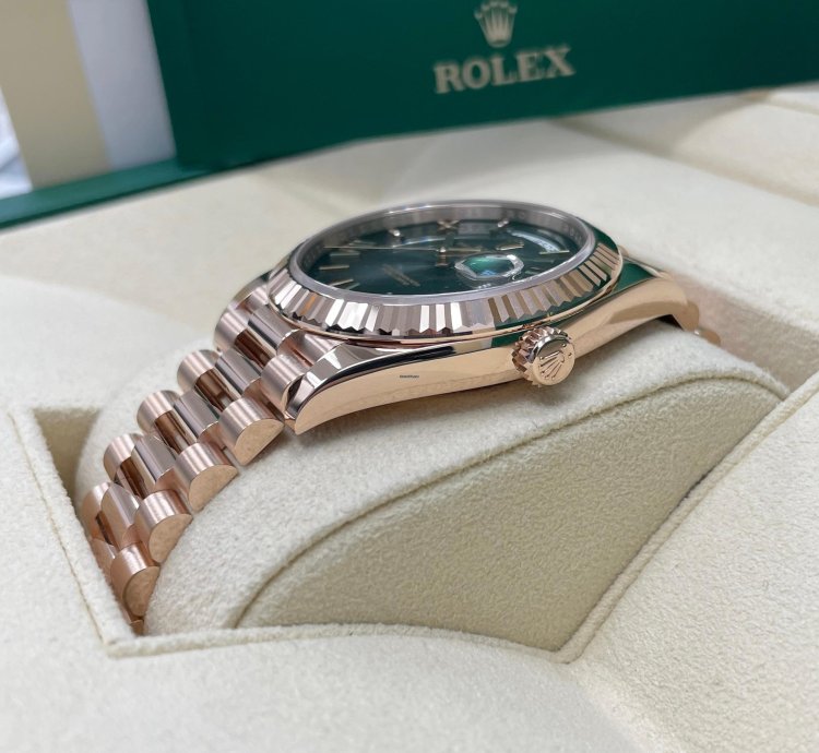 Rolex Day-date 40 Unworn Day-date 40mm Slate Ombre Dial 228235 Rose Gold Presidential Bracelet