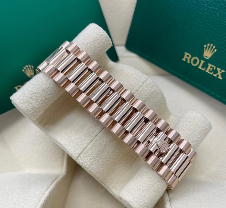 Rolex Day-date 40 Unworn Day-date 40mm Slate Ombre Dial 228235 Rose Gold Presidential Bracelet