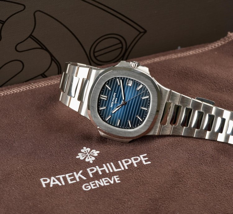 Patek Philippe Nautilus White Gold 2022 Box And Papers