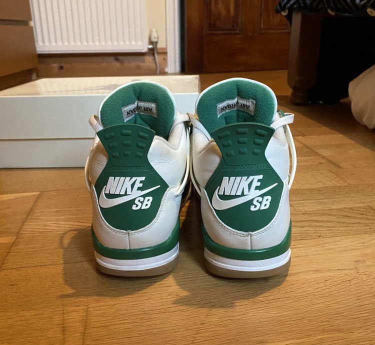 Jordan 4 Sb Pine Green