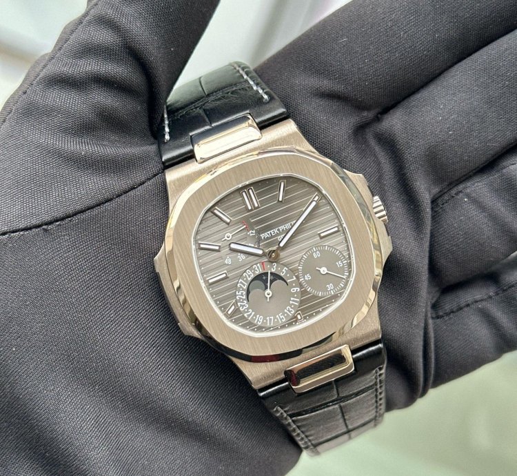 Patek Philippe Nautilus White Gold Box Papers 2007 Rubber Strap
