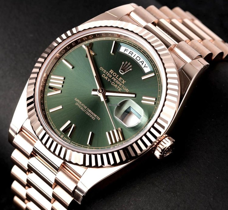 Rolex Day-date 40 Unworn Full Set 228235