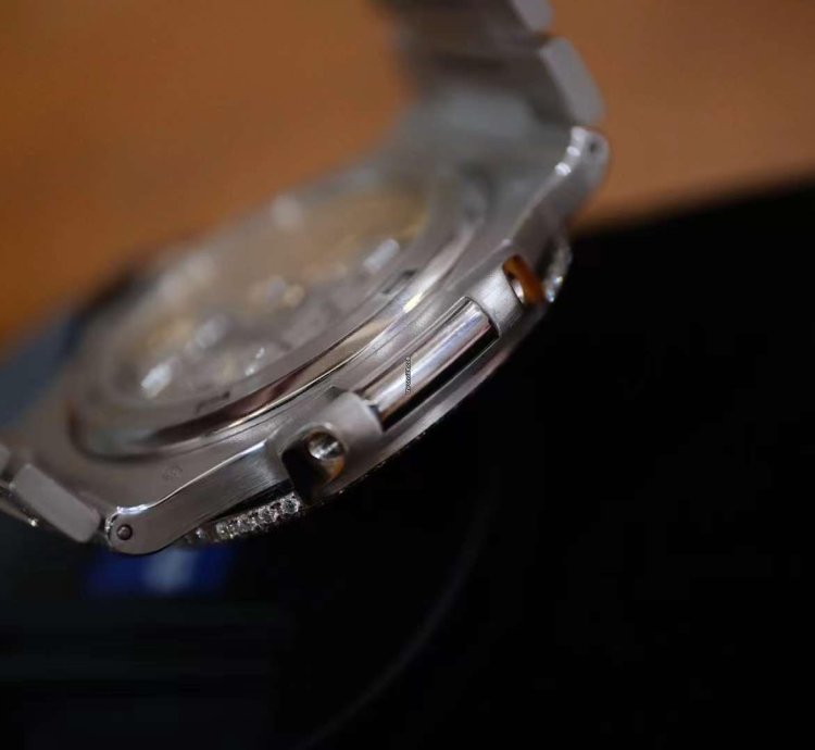 Patek Philippe Nautilus White Gold Diamond Automatic Watch 40mm