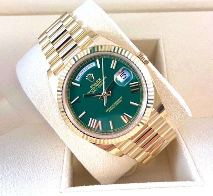 Rolex Day-date 40 Unworn Full Set Green Dial 228238