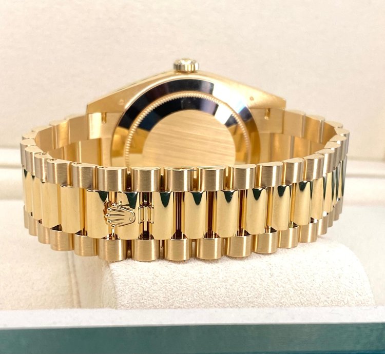 Rolex Day-date 40 Unworn Full Set Green Dial 228238
