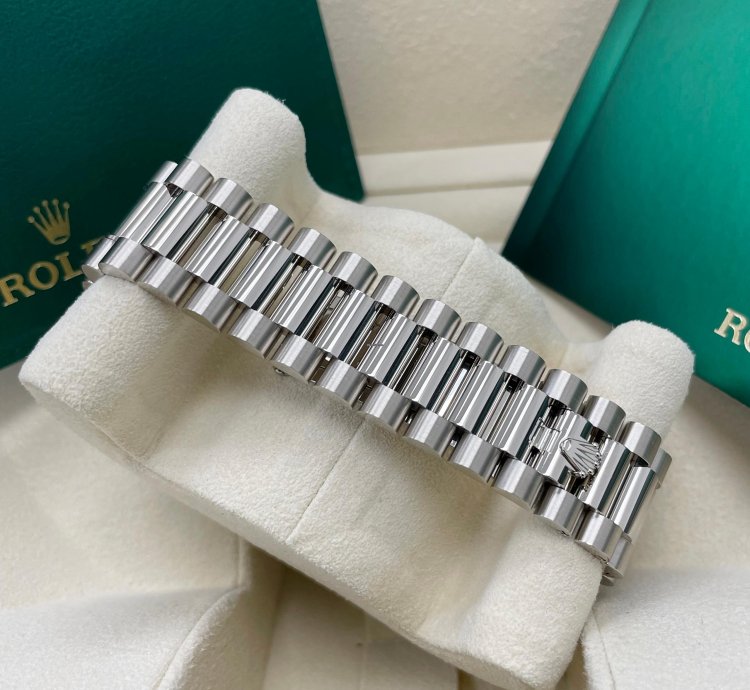 Rolex Day-date 40 Unworn Olive Green Roman Dial 40mm White Gold Fluted Bezel 228239 President Bracelet