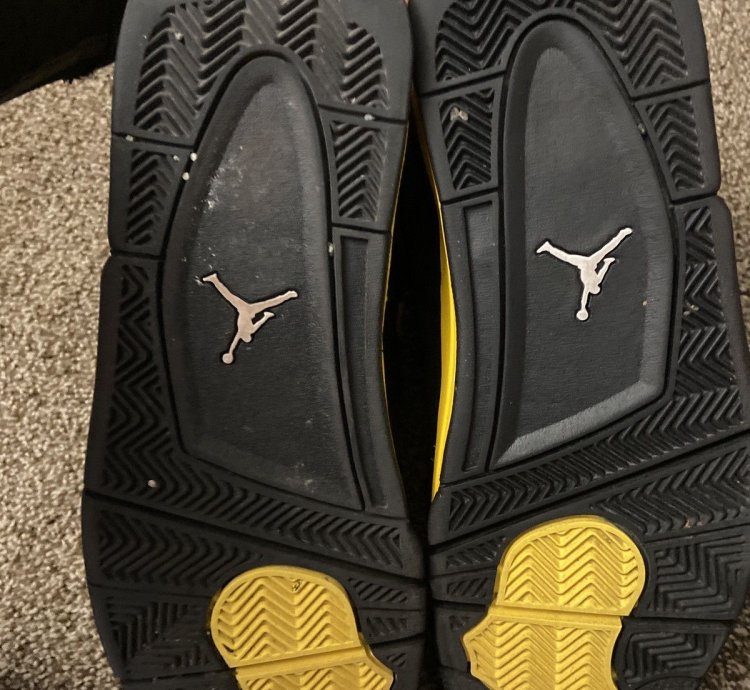 Jordan 4 Thunder Size 10 5 Barely Worn