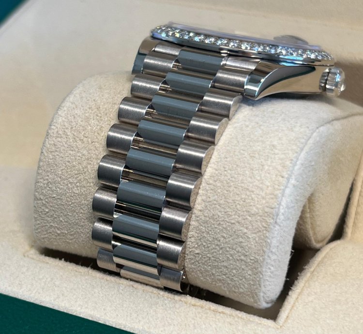 Rolex Day-date 40 Unworn White Gold Day-date Presidential Black Baguette Dial Diamond Bezel 228349rbr