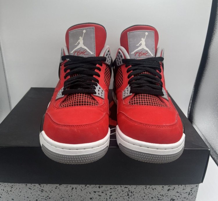 Jordan 4 Toro Bravo