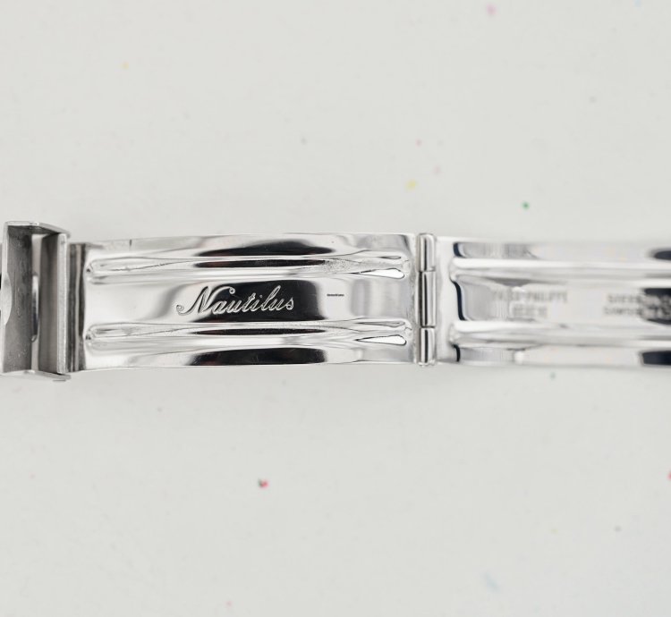 Patek Philippe Nautilus With Extract