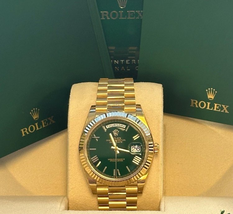 Rolex Day-date 40 Unworn Yellow Gold Day-date 40 Presidential Green Dial 228238 Full Stickers