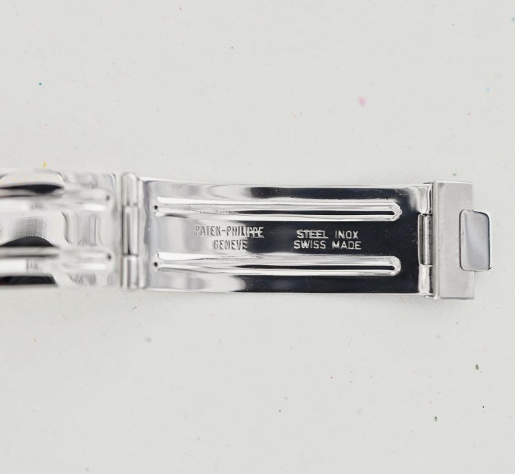 Patek Philippe Nautilus With Extract