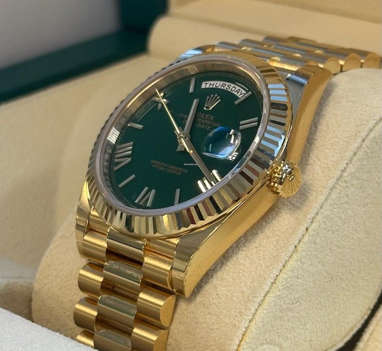 Rolex Day-date 40 Unworn Yellow Gold Day-date 40 Presidential Green Dial 228238 Full Stickers
