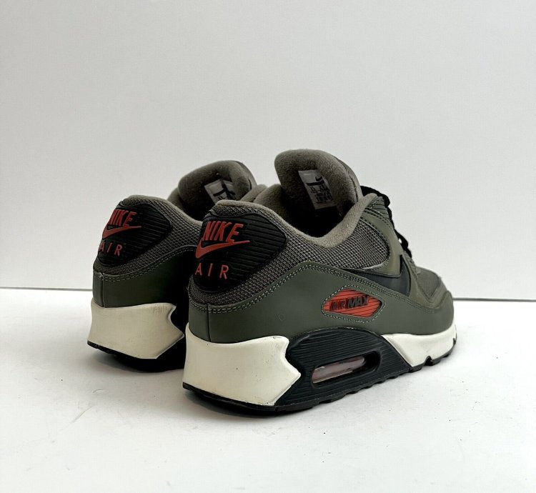 2018 Nike Air Max 90 Essential Olive Green Super Rare Sz 9 5