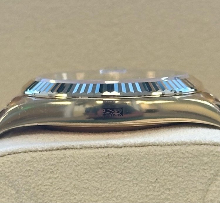 Rolex Day-date 40 Unworn Yellow Gold Day-date 40 Presidential Green Dial 228238 Full Stickers