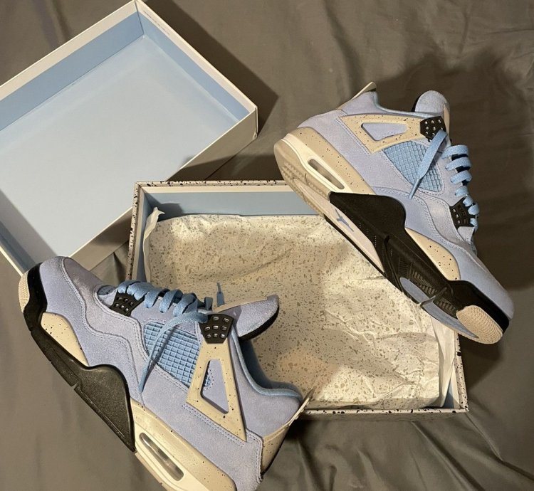 Jordan 4 Unc