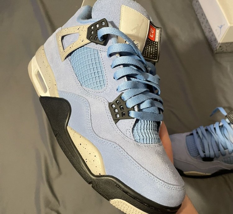 Jordan 4 Unc