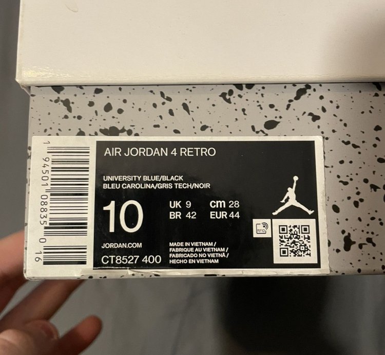 Jordan 4 Unc