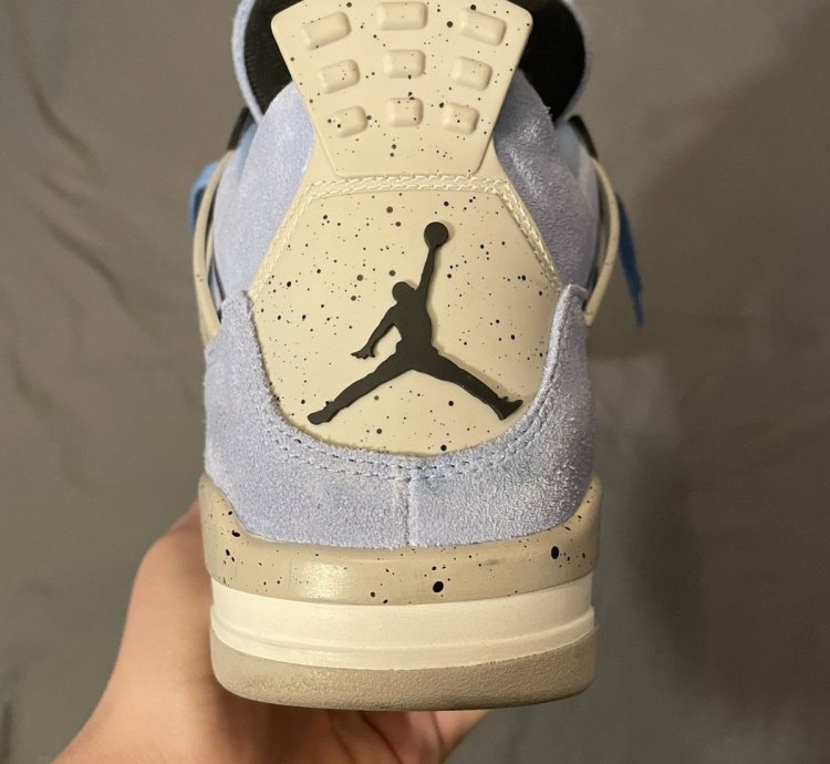 Jordan 4 Unc